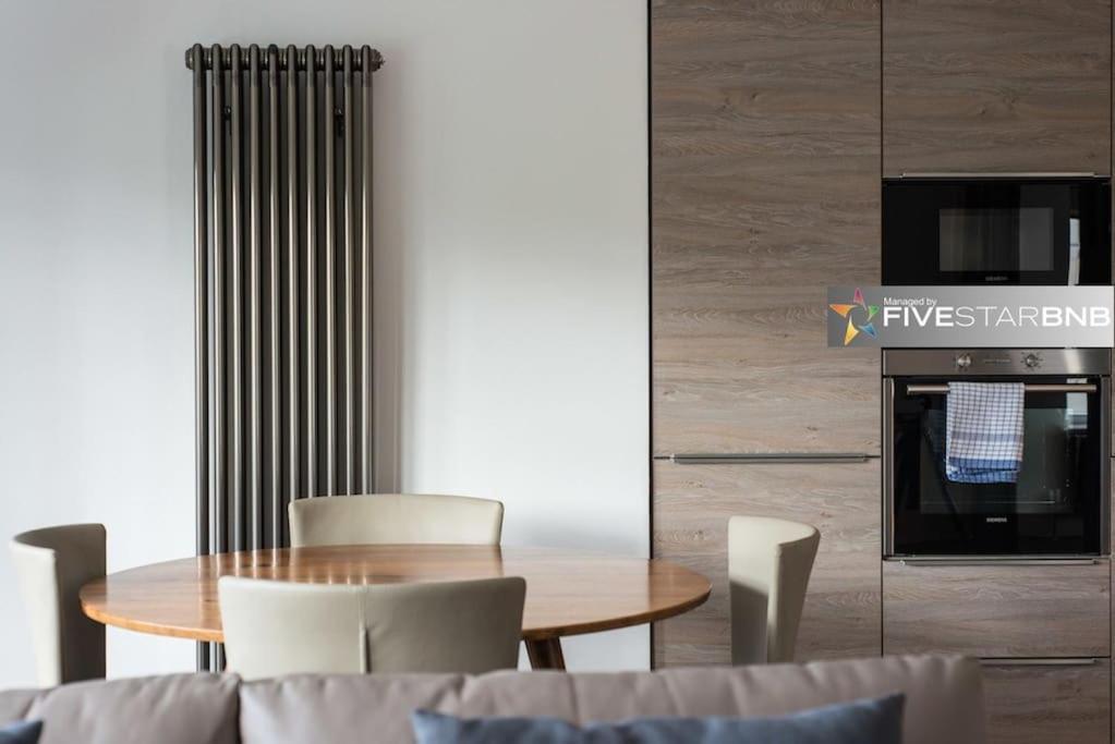 Cool Urban Apartment With Stunning Castle Views Единбург Екстер'єр фото