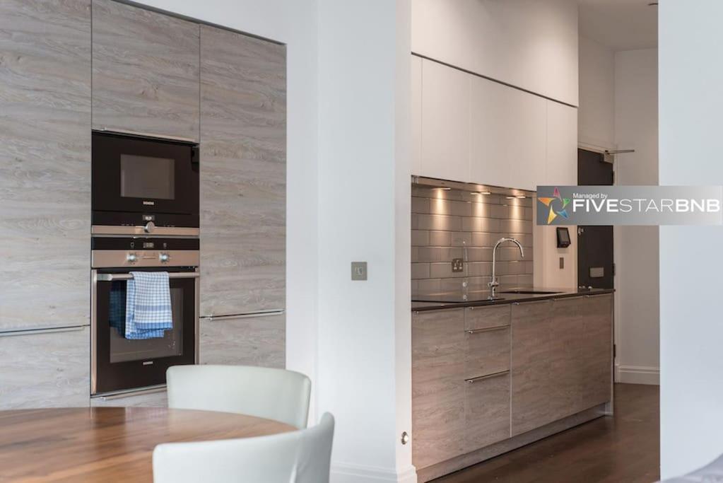 Cool Urban Apartment With Stunning Castle Views Единбург Екстер'єр фото