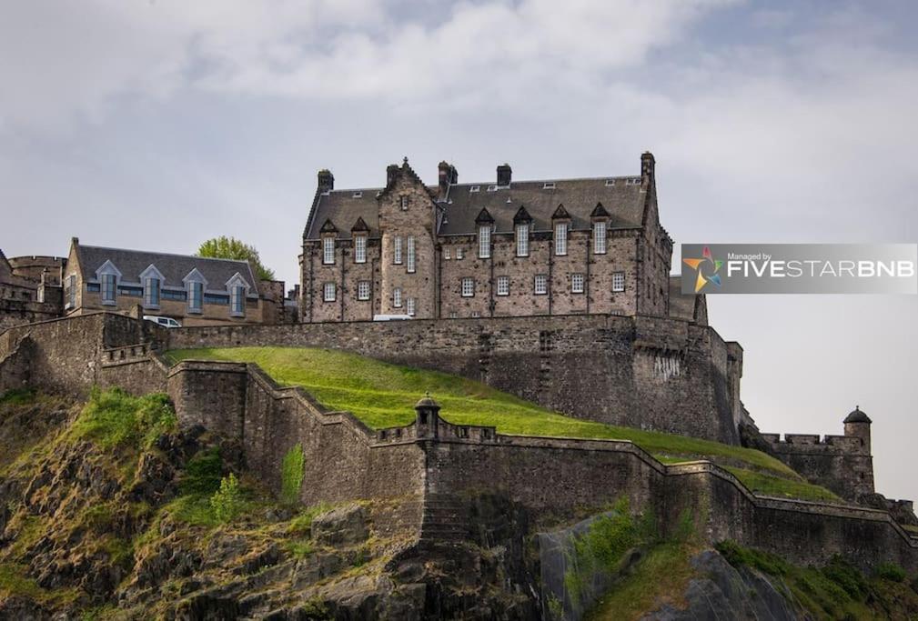 Cool Urban Apartment With Stunning Castle Views Единбург Екстер'єр фото