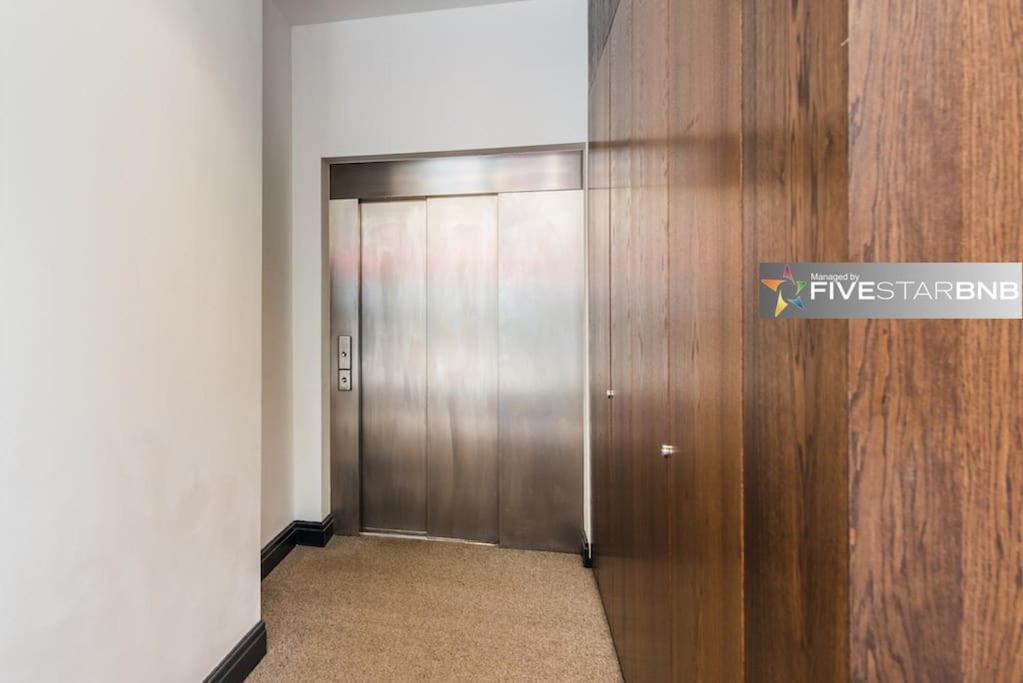 Cool Urban Apartment With Stunning Castle Views Единбург Екстер'єр фото