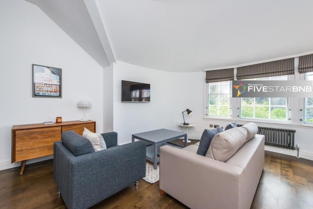 Cool Urban Apartment With Stunning Castle Views Единбург Екстер'єр фото