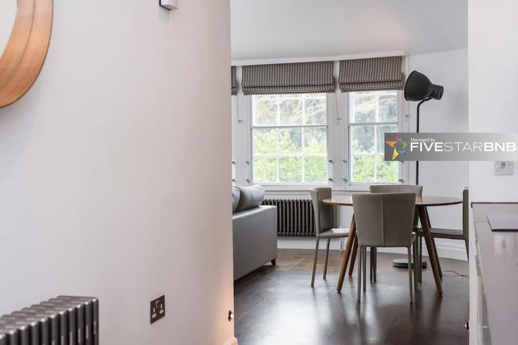 Cool Urban Apartment With Stunning Castle Views Единбург Екстер'єр фото